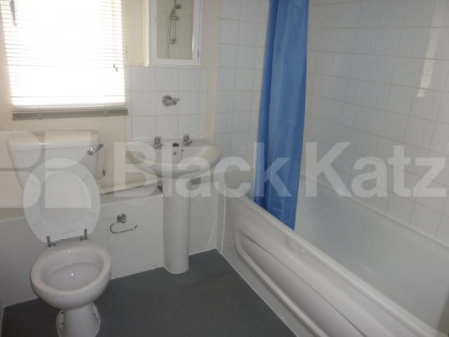 			3 MINUTES TO TUBE!, 1 Bedroom, 1 bath, 1 reception Flat			 Heddington Grove, CALEDONIAN ROAD